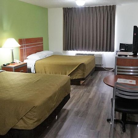 Econo Lodge & Suites Pekin Bagian luar foto