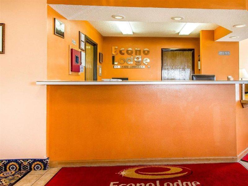 Econo Lodge & Suites Pekin Bagian luar foto