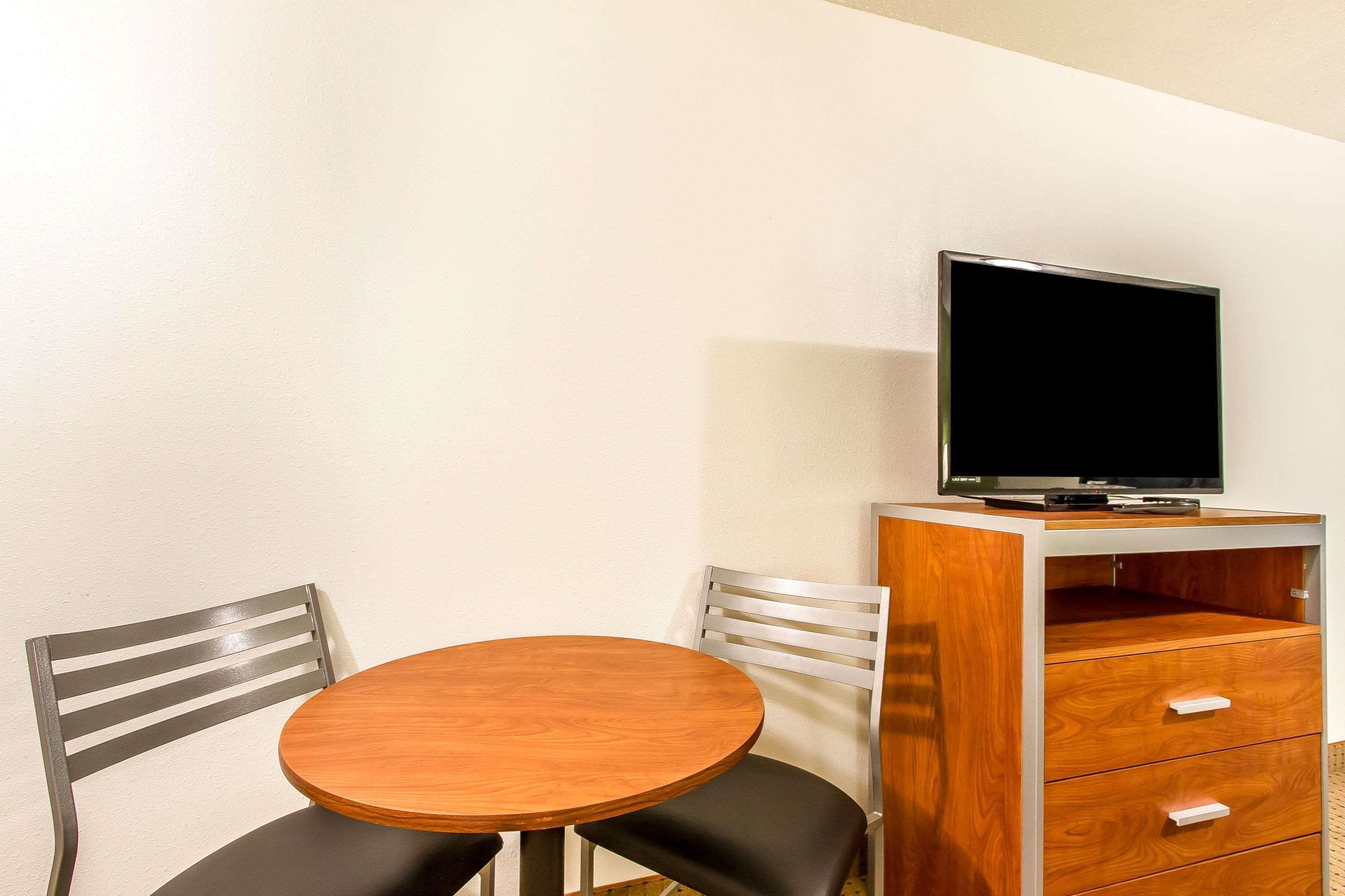 Econo Lodge & Suites Pekin Bagian luar foto