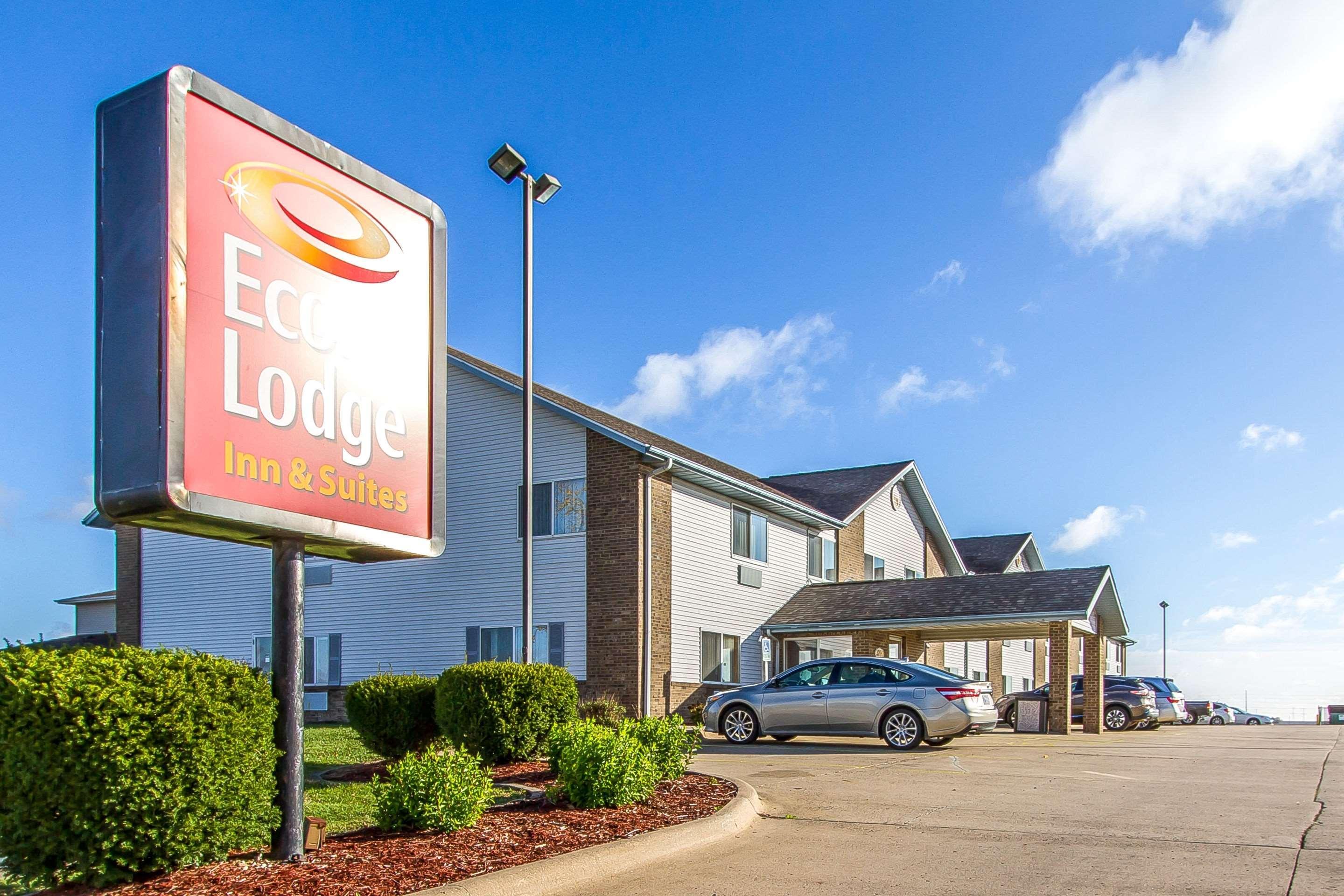 Econo Lodge & Suites Pekin Bagian luar foto