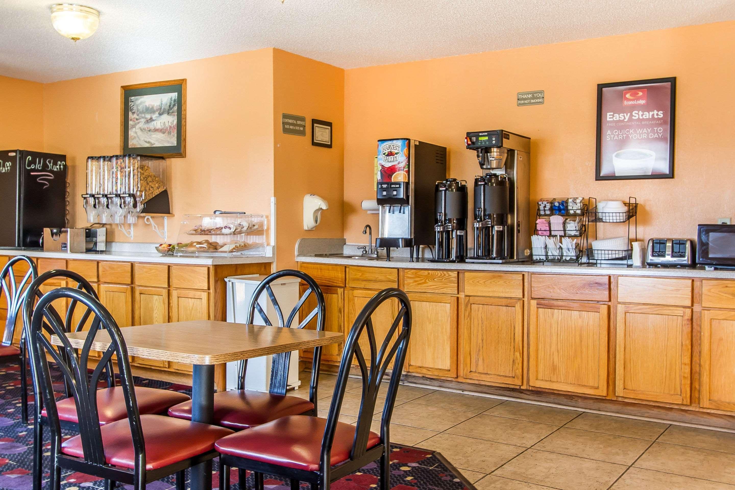 Econo Lodge & Suites Pekin Bagian luar foto