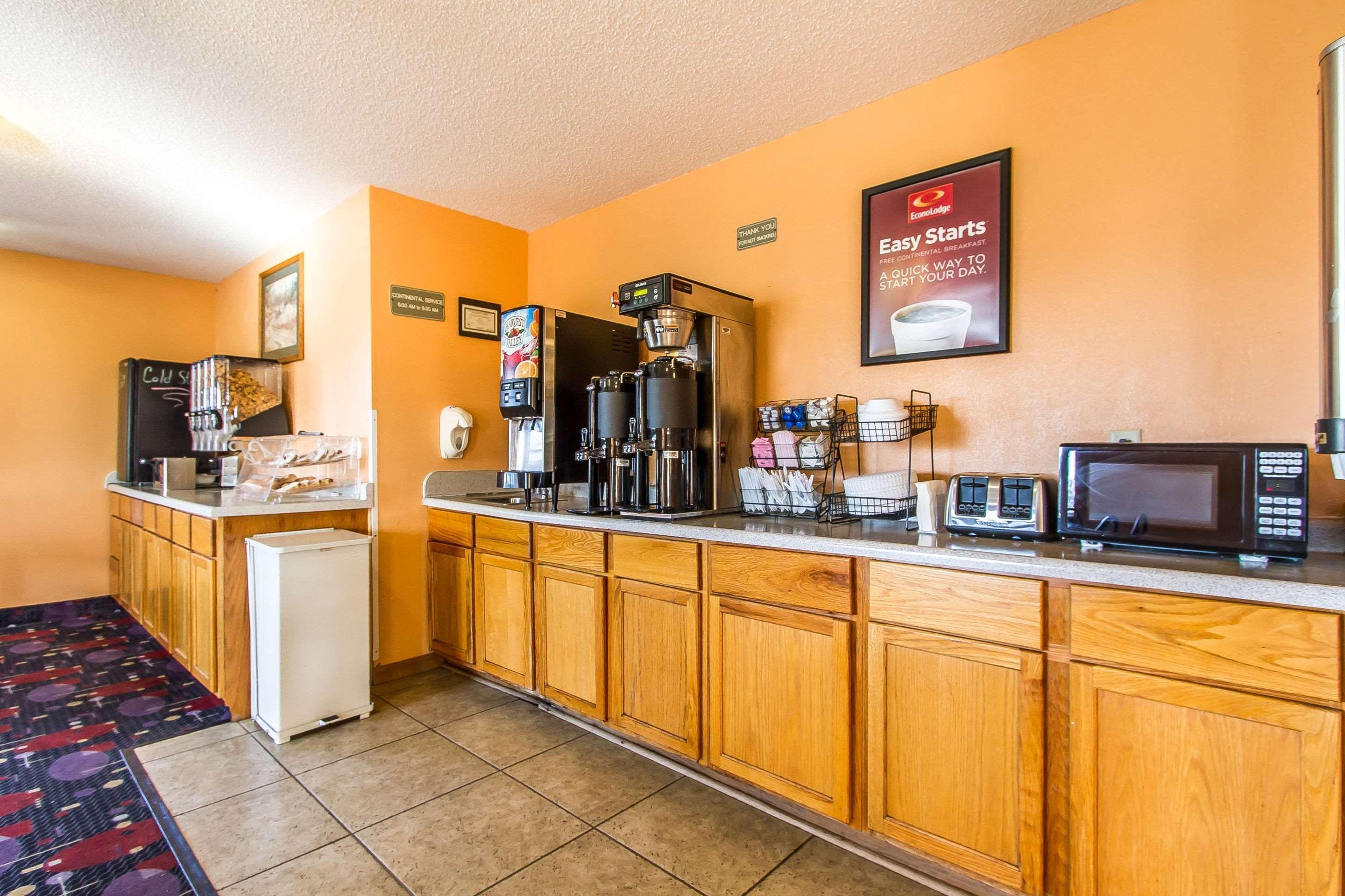 Econo Lodge & Suites Pekin Bagian luar foto