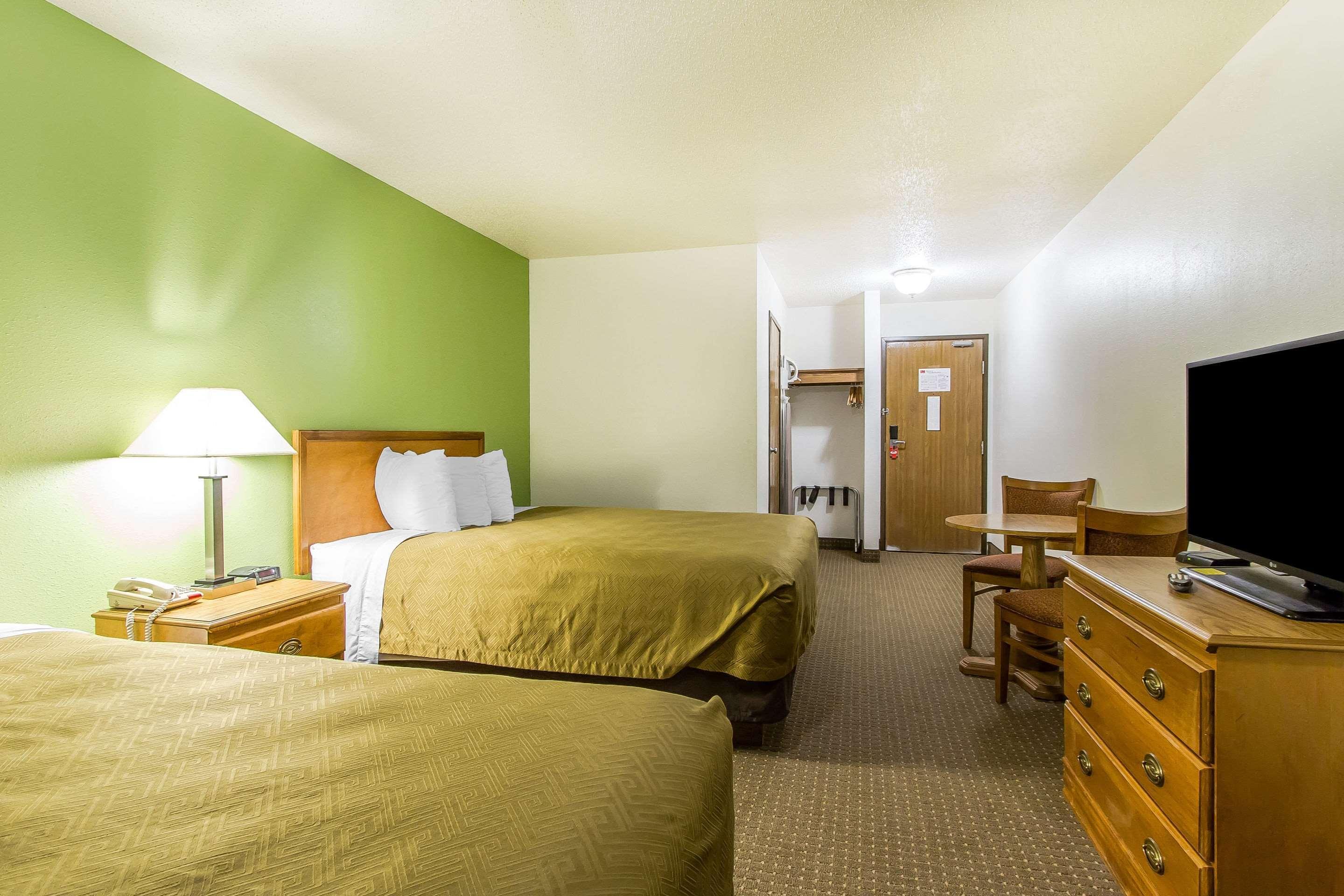 Econo Lodge & Suites Pekin Bagian luar foto