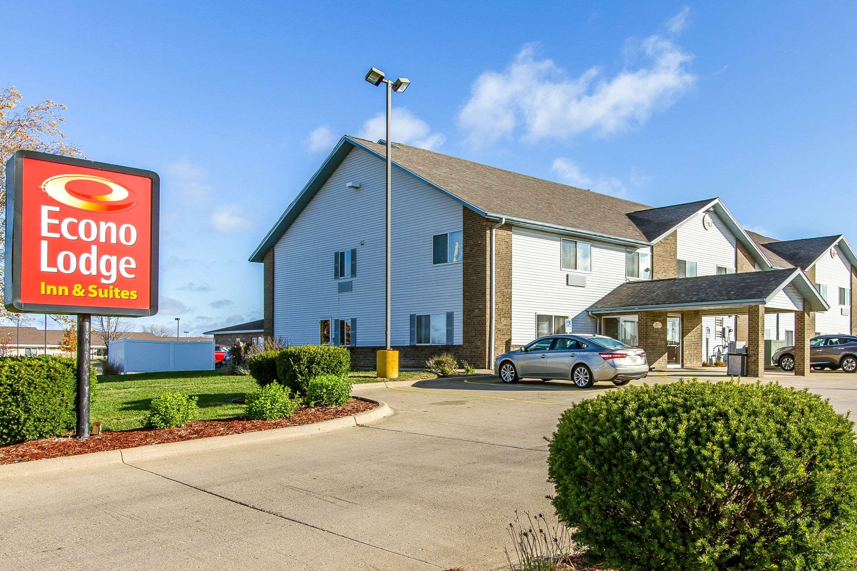 Econo Lodge & Suites Pekin Bagian luar foto