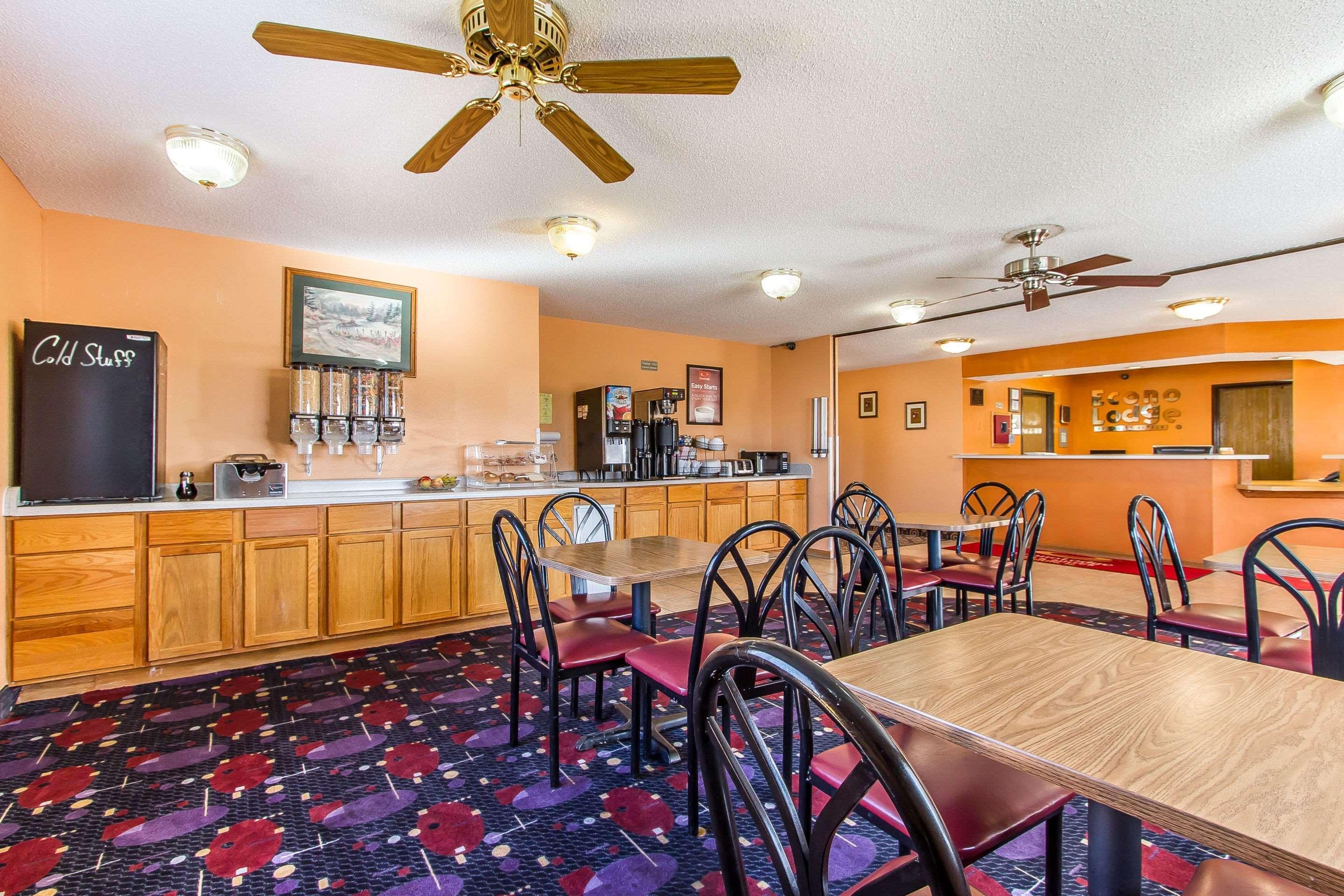 Econo Lodge & Suites Pekin Bagian luar foto