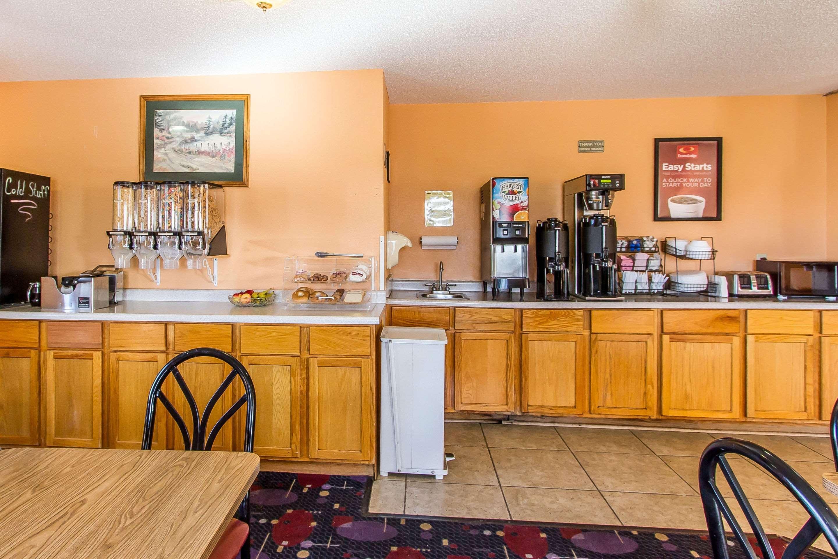 Econo Lodge & Suites Pekin Bagian luar foto