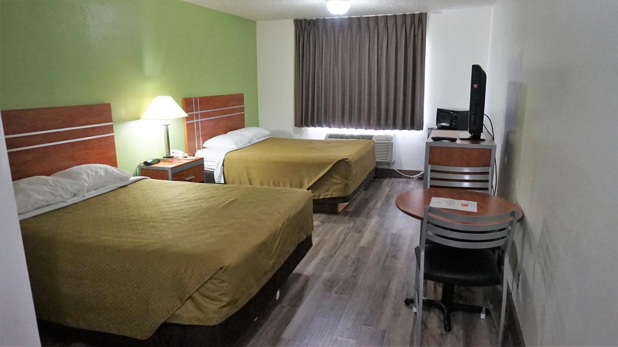 Econo Lodge & Suites Pekin Bagian luar foto